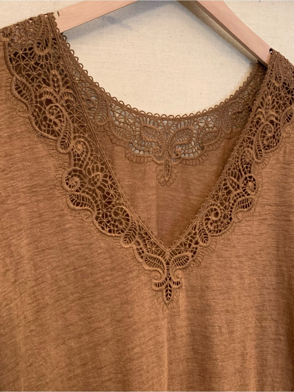 Sézane Mina Linen T-Shirt with Embroidered Neckline - Brown - Women’s Size Large - Picture 4 of 11